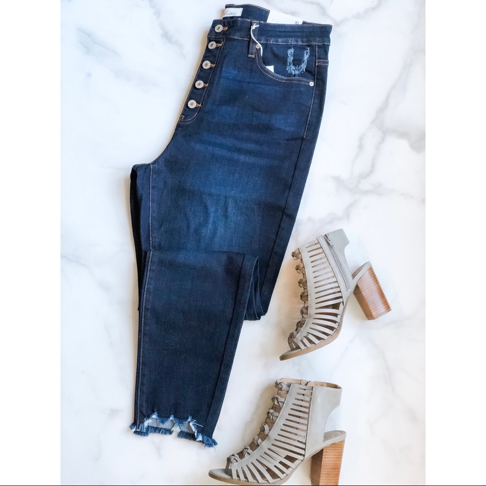 ⭐️last pair ⭐️kancan plus skinny button fly jeans - Picture 2 of 6
